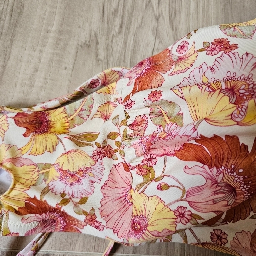 SHADE AND SHORE Two-piece Bikini Halter top - Picture 7 of 9